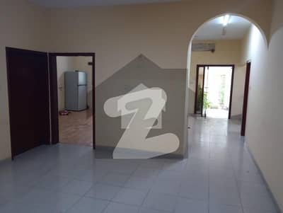 2000 Square Yards House For Rent Is Available In Clifton - Block 5