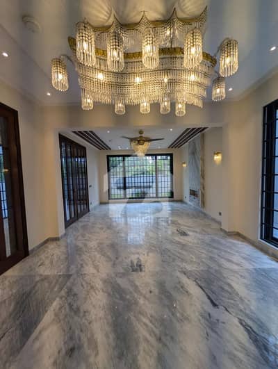 1 Kanal Beautiful Full Available For Sale Near All Facilities