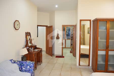 DHA PHASE 5, 1000 Sq. Yards 2 Unit Bungalow for Sale.