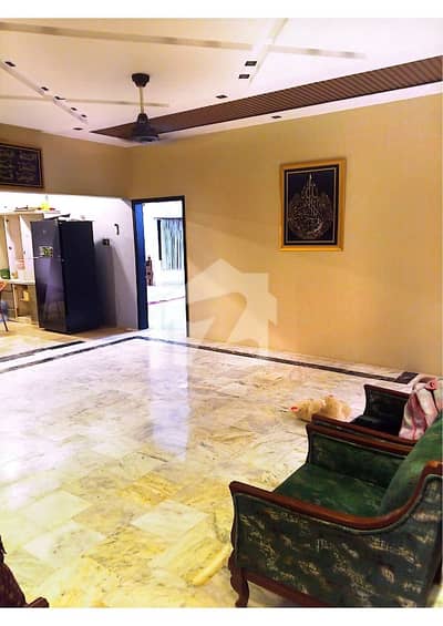 1000 Yards 7-Beds, Fully Renovated One Unit Bungalow With Swiming Pool & Lush Green Lawn