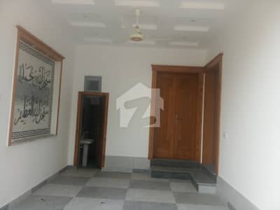 واپڈا سٹی ۔ بلاک ایل واپڈا سٹی,فیصل آباد میں 3 کمروں کا 5 مرلہ مکان 2.3 کروڑ میں برائے فروخت۔