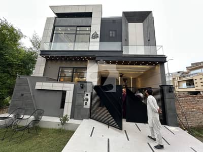 5 Marla Brand New Luxurious House For Sale