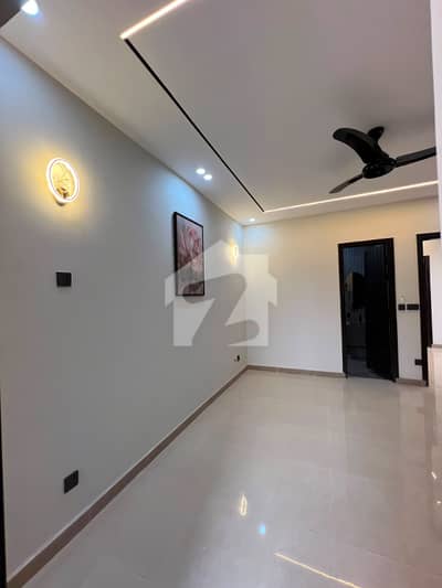 GULBERG RESIDENCIA 20M UPPER FLOOR FOR RENT