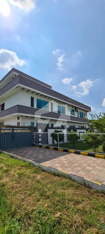 1 Kanal Corner Double Story House available for sale