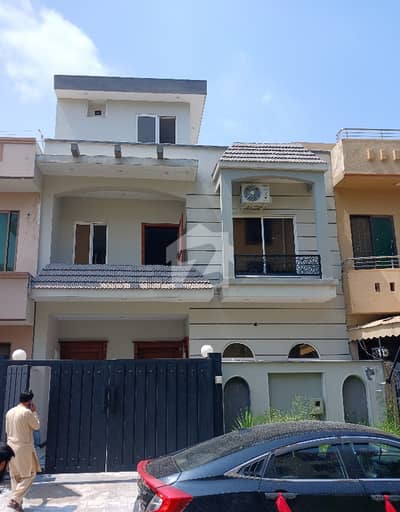 25x40 Ground Portion For Rent In G13/1
