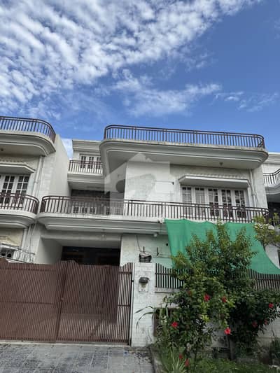 Triple Story Beautiful House With Basement For Sale In Prime Sector F-11 | CDA Transfer | Near To Markaz