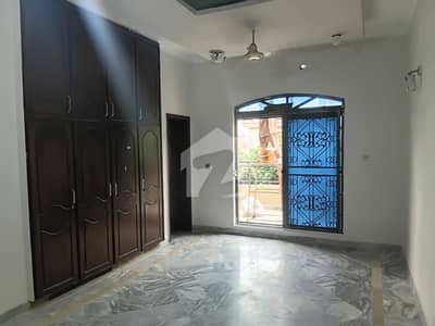 10 marla house available for rent