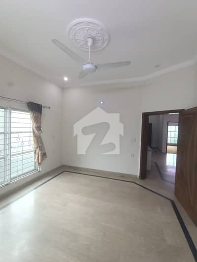 8m Location For Rent Only For Students Or Job Holdrs