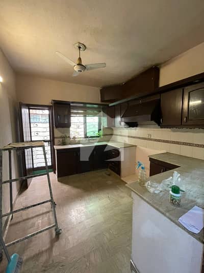 10 Marla Upper Portion Is Available For Rent