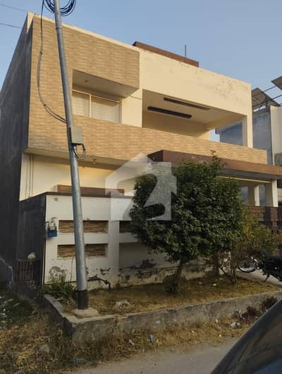 سوان گارڈن ۔ بلاک ایچ سوان گارڈن,اسلام آباد میں 4 کمروں کا 9 مرلہ مکان 3.15 کروڑ میں برائے فروخت۔ سوان گارڈن ۔ بلاک ایچ سوان گارڈن,اسلام آباد میں 4 کمروں کا 9 مرلہ مکان 3.15 کروڑ میں برائے فروخت۔