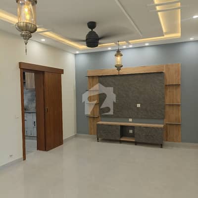 پی ایچ اے ایف آفیسرز ریزڈینسیا کوری روڈ,اسلام آباد میں 6 کمروں کا 8 مرلہ مکان 5.4 کروڑ میں برائے فروخت۔