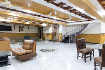 حیات آباد پشاور میں 10 کمروں کا 2 کنال مکان 19.5 کروڑ میں برائے فروخت۔