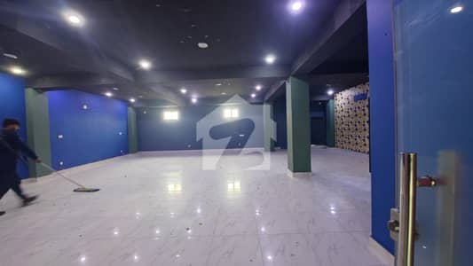 16 Marla Commercial Hall Available For Rent 16 Marla Commercial Hall Available For Rent