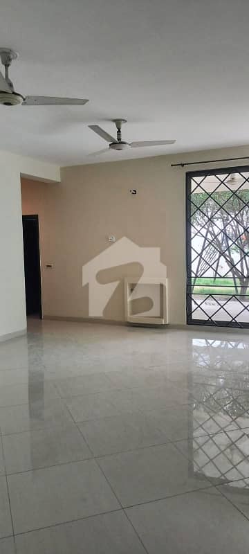 A Facing Park 3 Kanal House Is Up For Grabs In Model Town