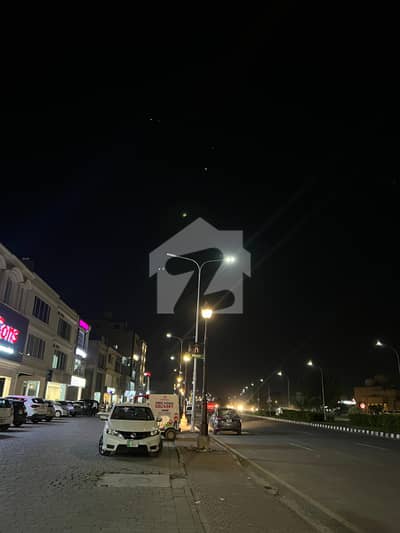 AWT 1 KANAL B BLOCK NEAR TO PARK COMM VERY BEAUTIFUL LOCATION