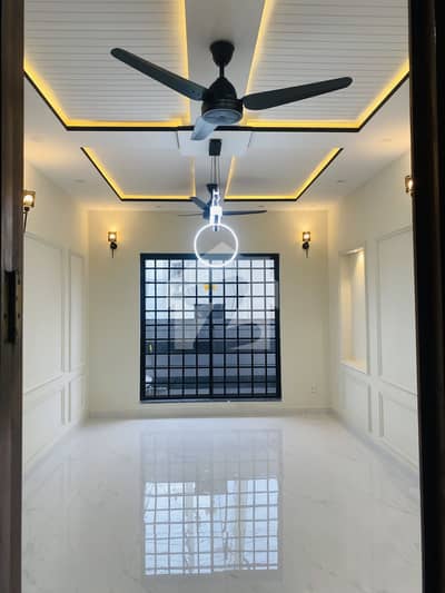 10 Marla Brand New Home Waiting For You.