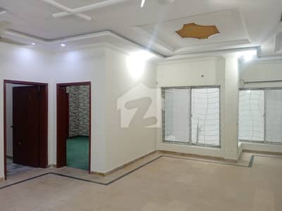 10 MARLA FIRST FLOOR HOT LOCATION