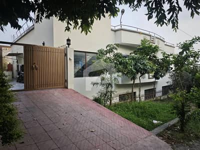 سوان گارڈن اسلام آباد میں 6 کمروں کا 1 کنال مکان 6.75 کروڑ میں برائے فروخت۔