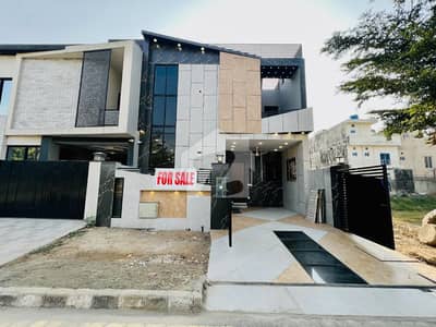 On 60 Ft Road 7 Marla House Avaliable For Rent In Lake City