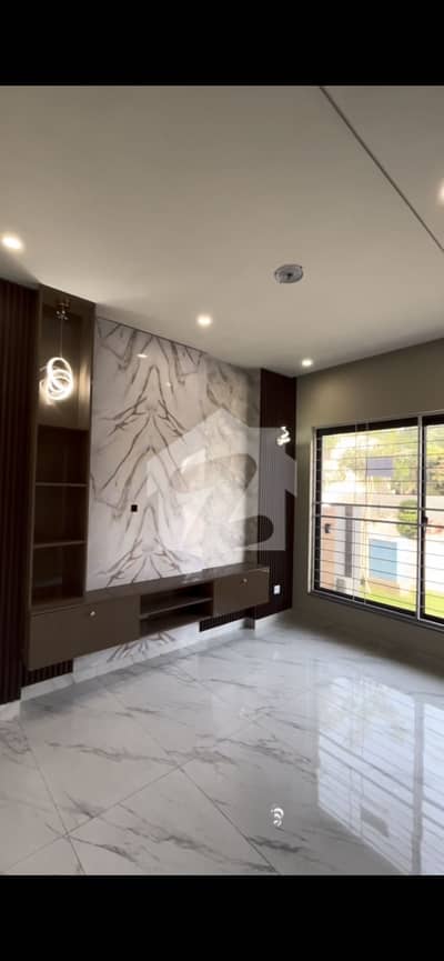 LOWER PORTION FOR RENT IN NASHEMAN IQBAL PHASE 2