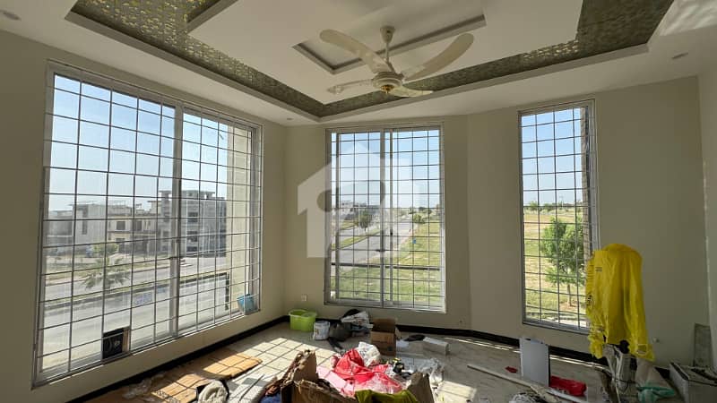 Upper Portion Available For Rent Upper Portion Available For Rent