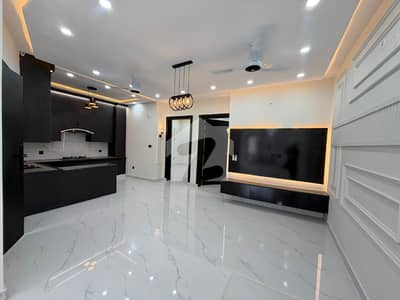 جناح گارڈنز فیز 1 جناح گارڈنز,ایف ای سی ایچ ایس,اسلام آباد میں 4 کمروں کا 6 مرلہ مکان 3.4 کروڑ میں برائے فروخت۔