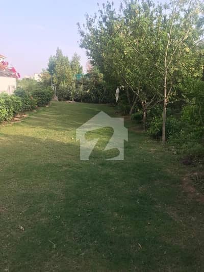 BEAUTIFUL LOCATION CORNER HOUSE FOR SALE