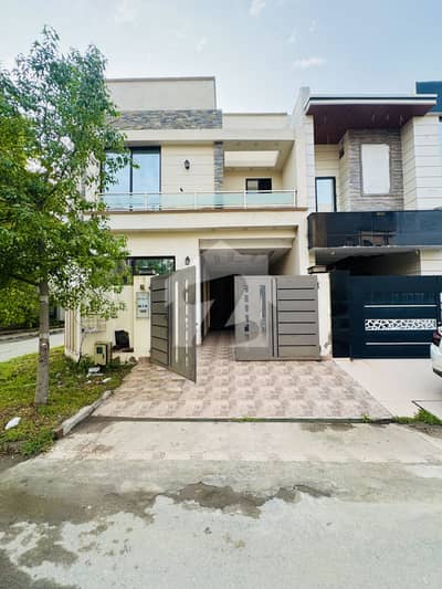 لیک سٹی رائیونڈ روڈ,لاہور میں 4 کمروں کا 5 مرلہ مکان 2.75 کروڑ میں برائے فروخت۔ لیک سٹی رائیونڈ روڈ,لاہور میں 4 کمروں کا 5 مرلہ مکان 2.75 کروڑ میں برائے فروخت۔