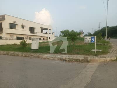 1 Kanal Park Facing, G Block Plot For Sale