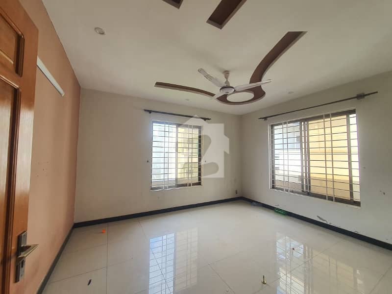 Upper Portion Available For Rent Upper Portion Available For Rent