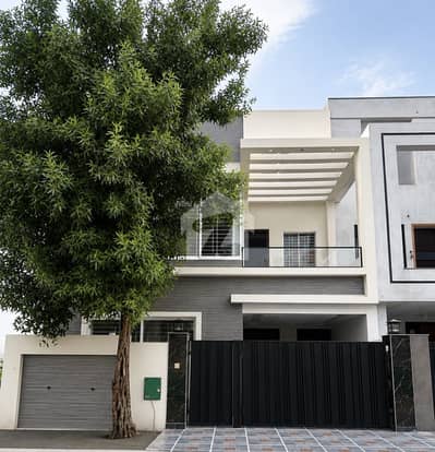 بحریہ آرچرڈ لاہور میں 5 کمروں کا 7 مرلہ مکان 2.75 کروڑ میں برائے فروخت۔ بحریہ آرچرڈ لاہور میں 5 کمروں کا 7 مرلہ مکان 2.75 کروڑ میں برائے فروخت۔