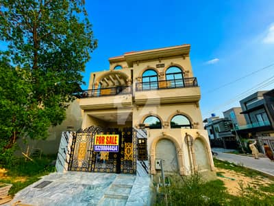 5 MARLA PARK FACING CORNER HOUSE | KHAYABAN E AMIN 5 MARLA PARK FACING CORNER HOUSE | KHAYABAN E AMIN