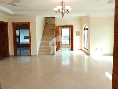 Fully Ranvated Beautiful House Available For Rent In F11 -5bedroom 6Bathroom