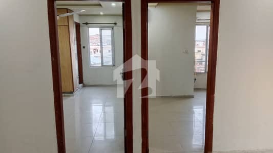 سوان گارڈن ۔ بلاک ایچ سوان گارڈن,اسلام آباد میں 2 کمروں کا 2 مرلہ فلیٹ 31.0 ہزار میں کرایہ پر دستیاب ہے۔