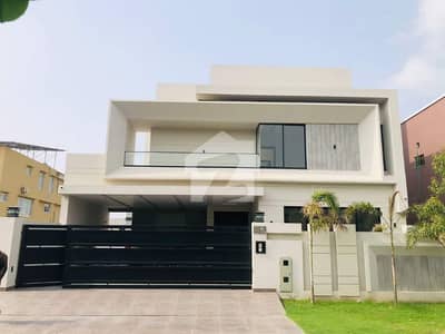 Centrally Located House In Lake City Is Available For Sale