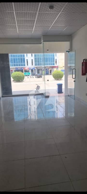 P19 Hospital Commercial Shop 530 Sq Feet With Basement