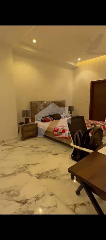 مین مانسہرہ روڈ ایبٹ آباد میں 3 کمروں کا 8 مرلہ فلیٹ 3.5 کروڑ میں برائے فروخت۔