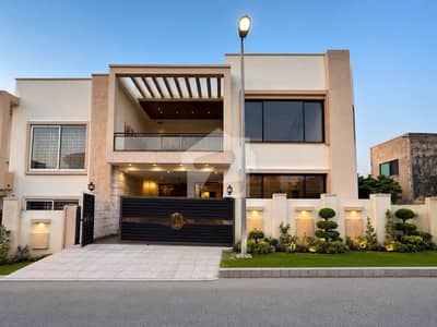 9.5 Marla Corner House for Sale | 5 Beds | 6 Baths | Prime Location