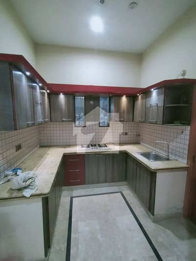 HOUSE FOR RENT IN SECTOR Y