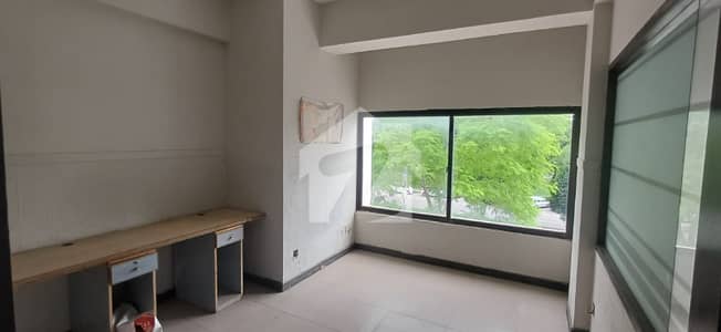 بلیو ایریا اسلام آباد میں 11 مرلہ Studio دفتر 6.5 لاکھ میں کرایہ پر دستیاب ہے۔