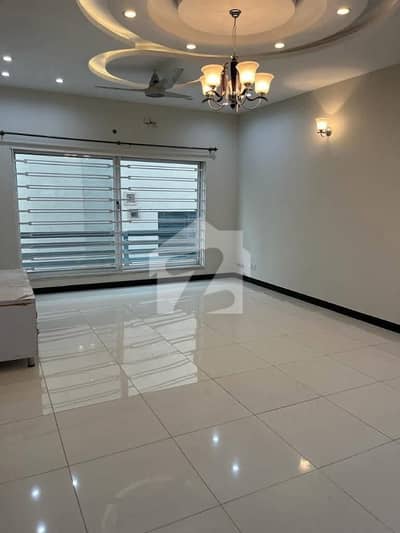 1 Kanal Like New Uper Portion For Rent
