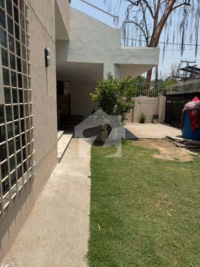 Zahoor Elahi Road Commercial Paid House Very Hot Location