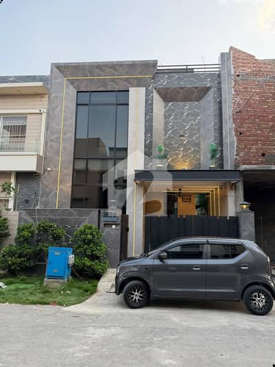 PRIME 5 MARLA RESIDENTIAL HOUSE FOR SALE IN BANKERS AVENUE BLOCK C | 3 BEDROOMS WITH 4 BATHROOMS
