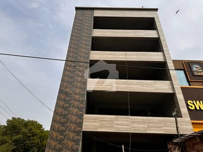1 KANAL BUILDING AVAILABLE FOR RENT