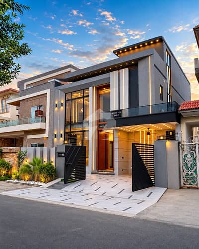 10 Marla Ultra Modern Luxury House For Sale 10 Marla Ultra Modern Luxury House For Sale