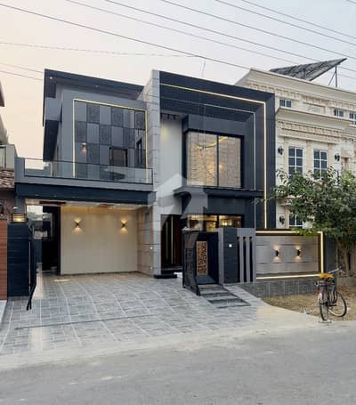 10 Marla Ultra Modern Luxury House For Sale 10 Marla Ultra Modern Luxury House For Sale