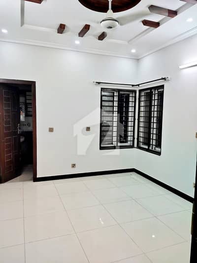 Ground Floor For Rent In G-13 (10 Marla)