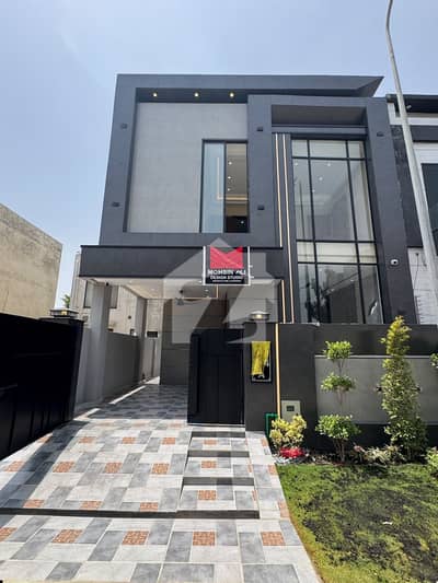 EXQUISITE 5 MARLA 3 BEDROOM HOUSE FOR SALE IN DHA 9 TOWN | IDEAL FAMILY HOME WITH PREMIUM FINISHES