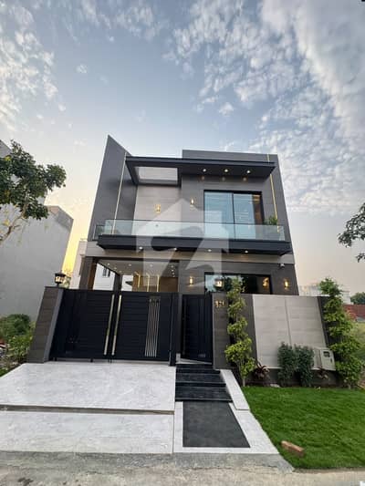 A Beautifully Designed And Impeccably Maintained 5 Marla Luxury House Is Available In A Prime DHA Location, Offering The Perfect Blend Of Elegance, Comfort, And Modern Living.