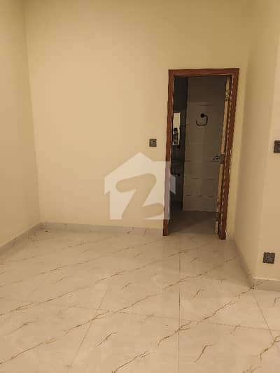 A Great Choice For A Prime Location 550 Square Feet Flat Available In Peshawar Road